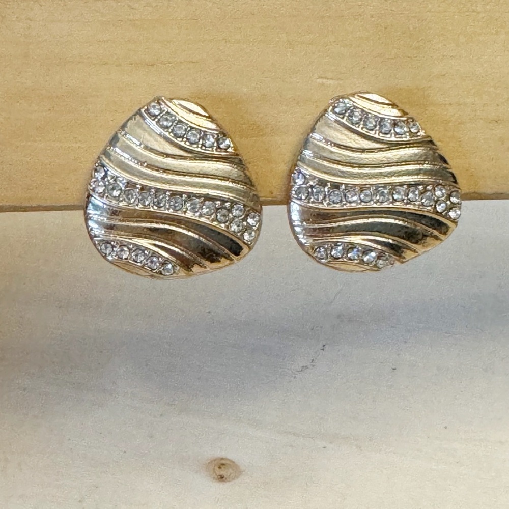 Vintage Gold Tone Clear Rhinestone Clip On Earrings